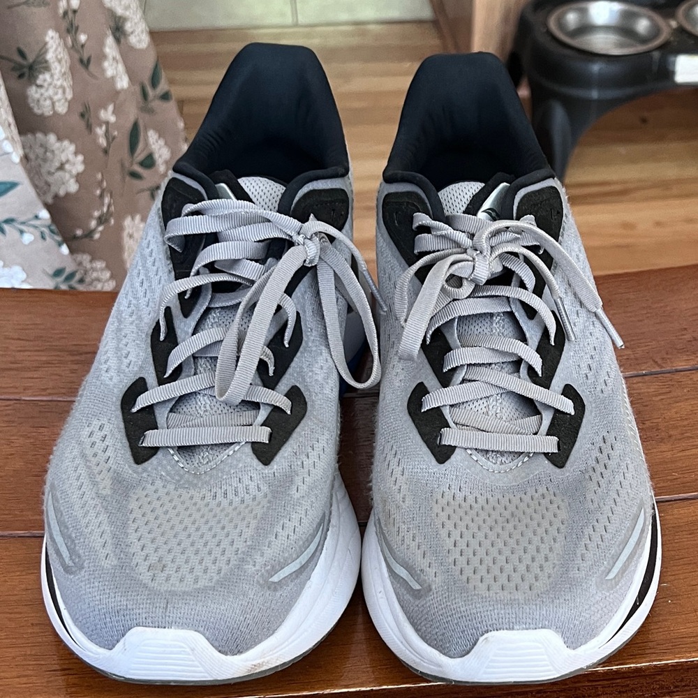 Saucony Endorphin size 10.5 men's running shoe